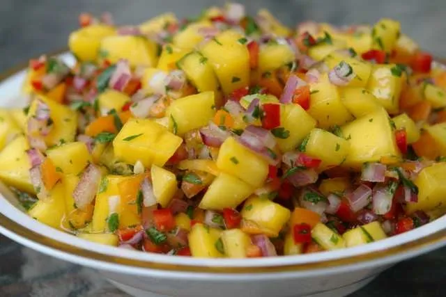 Snacks list Tasty and Healthy at the same time 7 Mango-Salsa