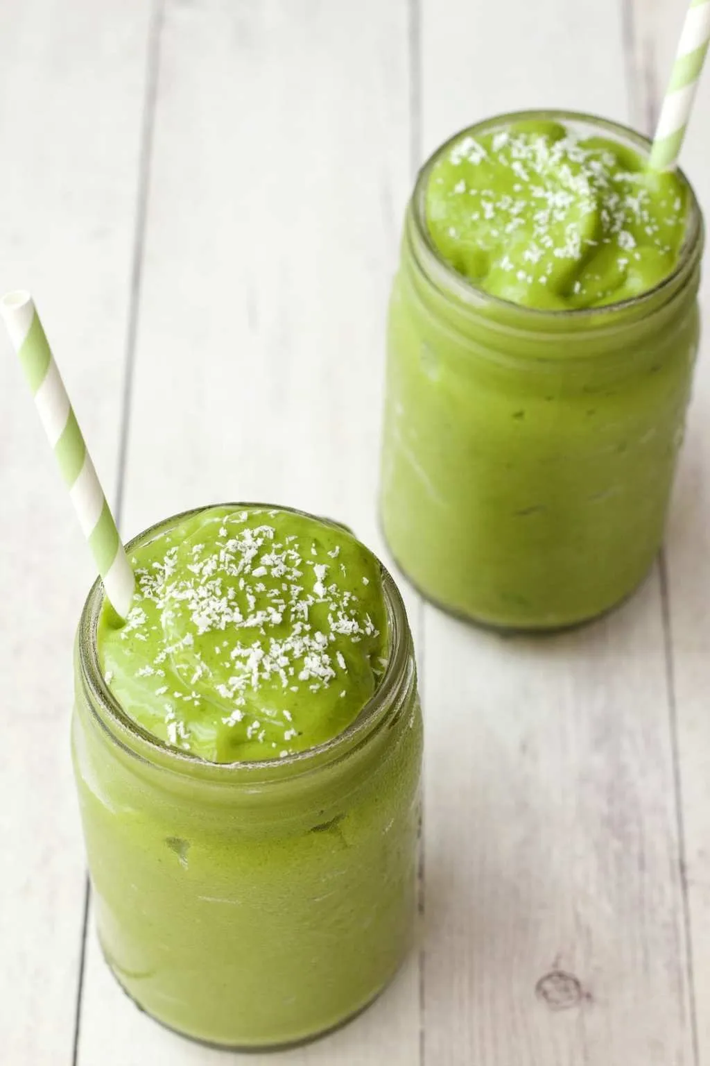 Matcha green tea smoothie - vegetarian breakfast ideas for bodybuilding Matcha green tea smoothie - vegetarian breakfast ideas for bodybuilding