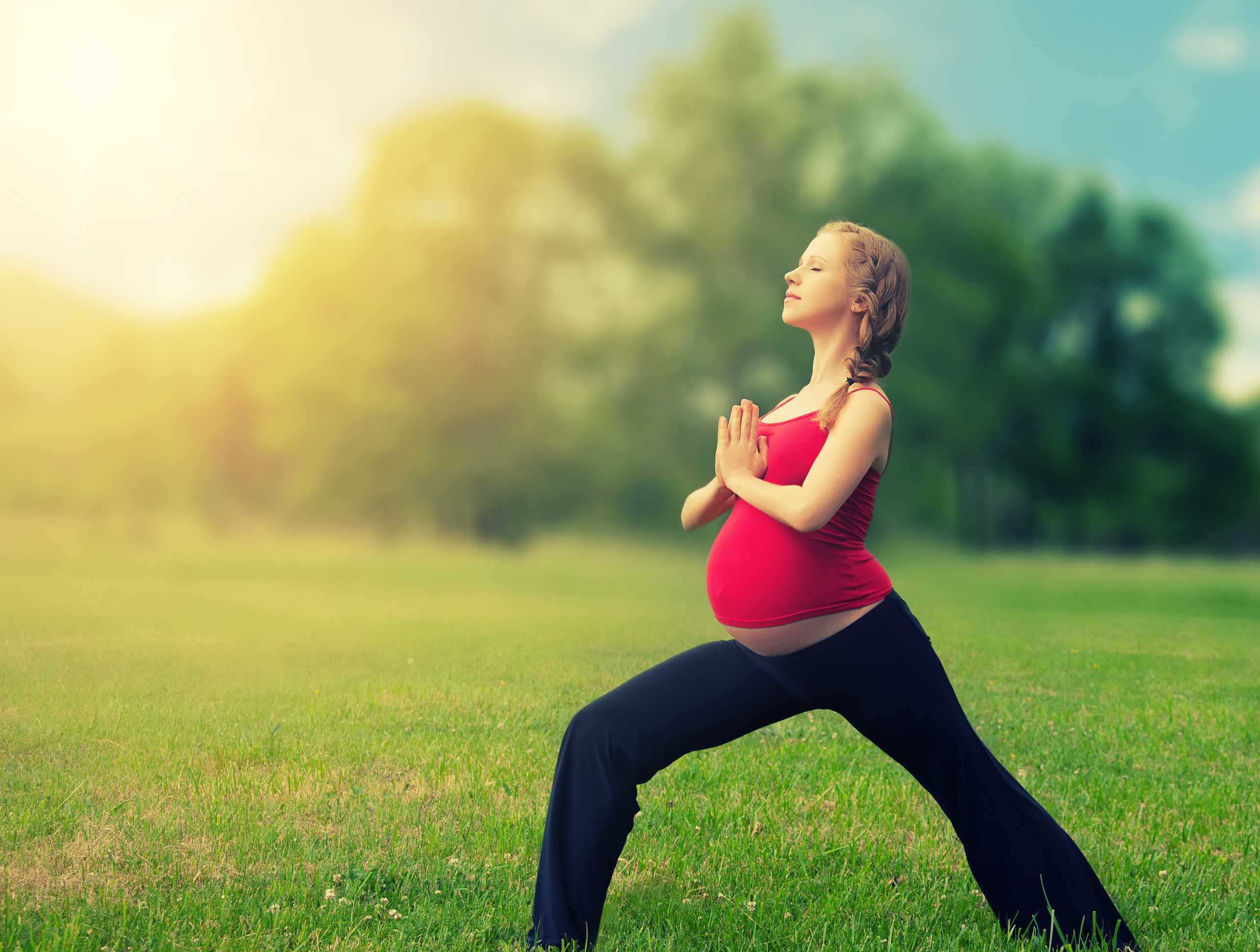 yoga poses pregnant women