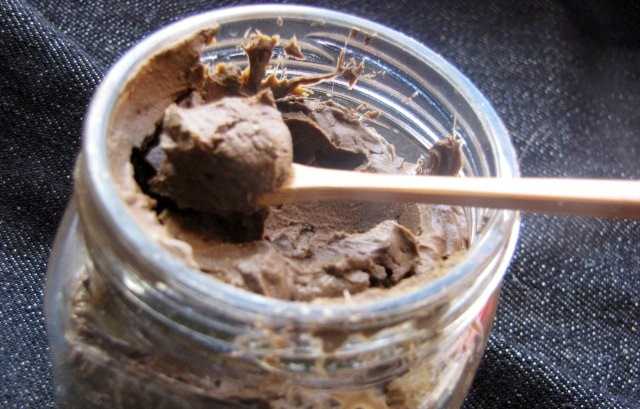 Best Toothpaste Alternatives 8 Bentonite clay toothpaste