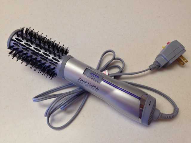 John Frieda Salon Shape 1.5 Inch Hot Air Brush
