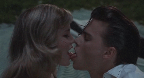 lizard kiss gif