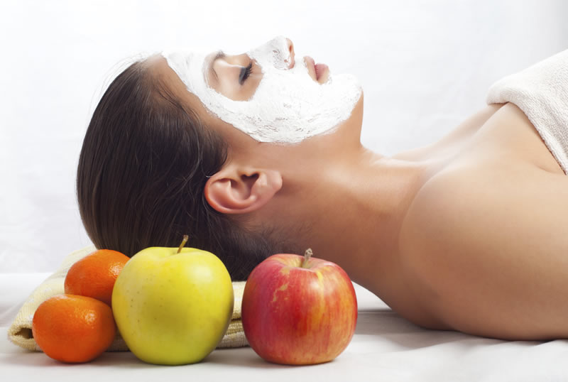 12 beauty benefits of apple to get gorgeous skin and hair