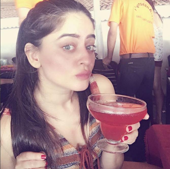 mahi vij no makeup