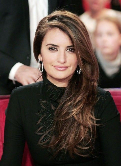Woman in black dress with hoops earrings and Side Part Hairstyle Woman in black dress with hoops earrings and Side Part Hairstyle - haircuts for straight long hair