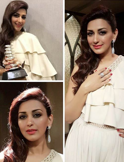 30 Most Beautiful Indian Women in World 18 Image Not Found