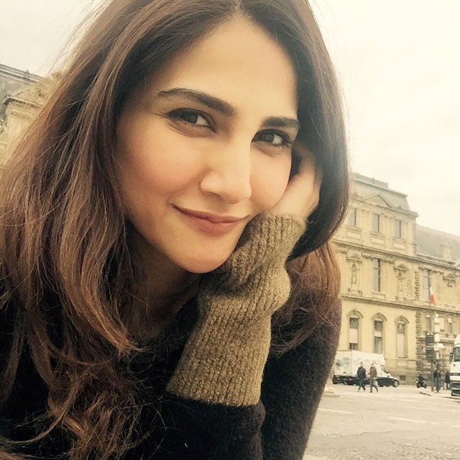 vaani kapoor in brown pullover posing for a slefie - most beautiful Indian girl