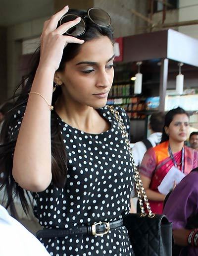 Sonam Kapoor Without Makeup Photos (Still Hot?) 1 Image Not Found
