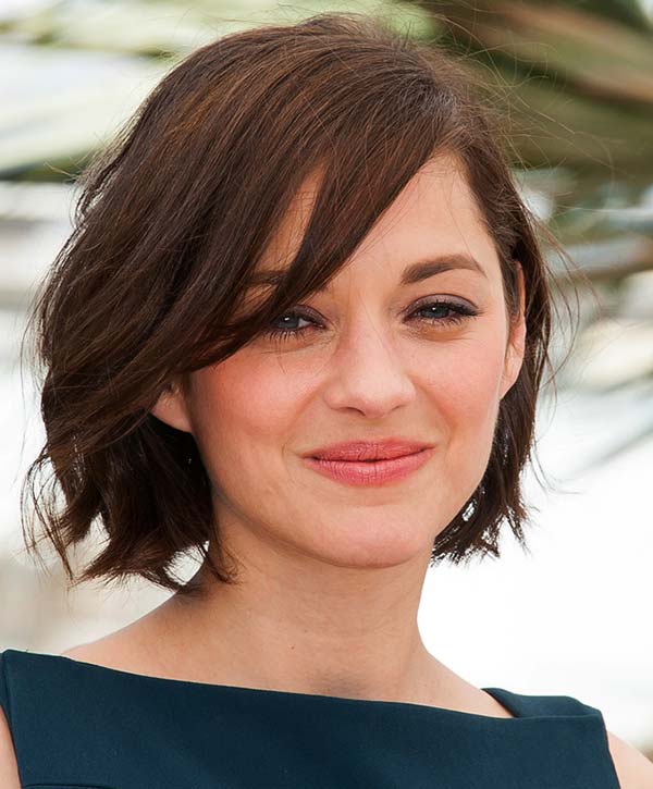 Side Parted Short Hairstyle for Women