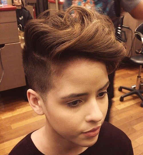 short hairstyle with undercut for teenager girls
