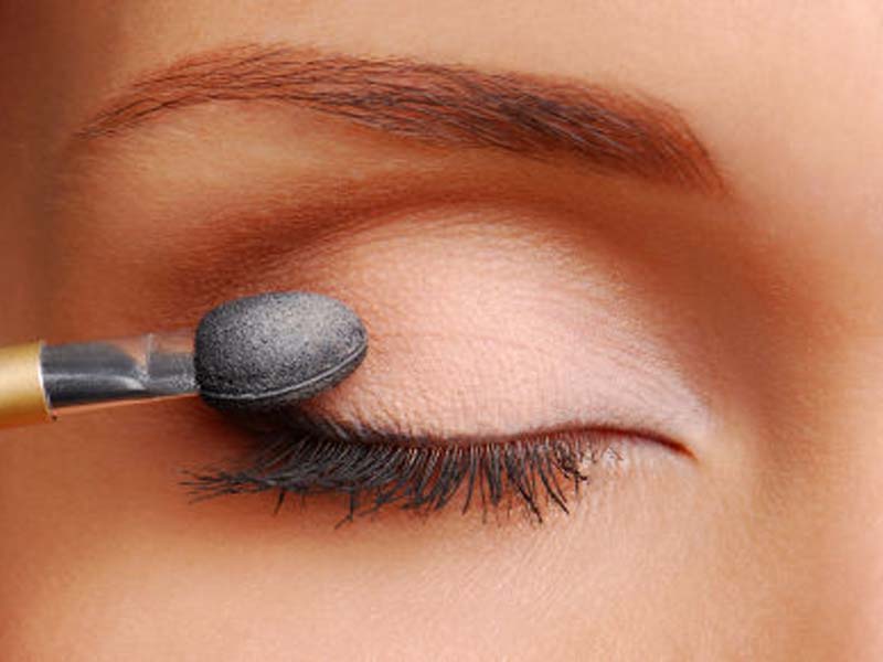 Steps To Follow For A Perfect Bridal Eye Makeup 10