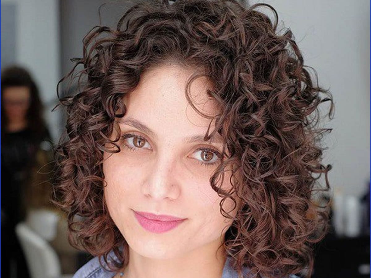 List of Trendy Curly Bob Hairstyles in 2020 2.