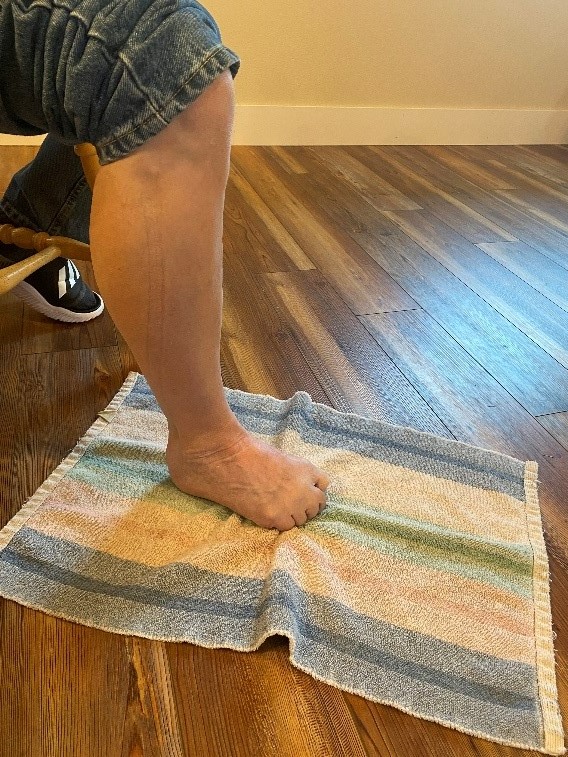 performing strengthen the flexor digitorum longus in sitting position - What is the Best Treatment to Quickly Heal Plantar Fasciitis