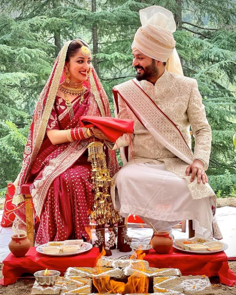 Yami Gautam and Aditya Dhar performing rituals in their wedding - indian celebrities got married recently