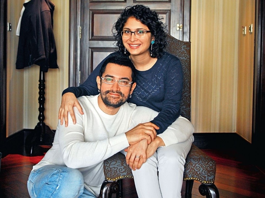 Amir khan and Kiran Rao smiling and posing for camera - list of indian celebrity divorced