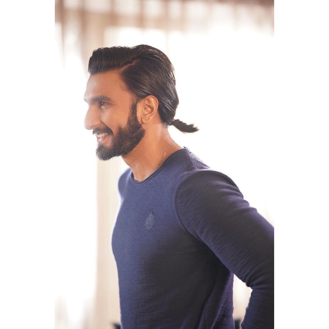 Ranveer Singh cannot stop gushing over Deepika Padukones new hairstyle   Filmfarecom