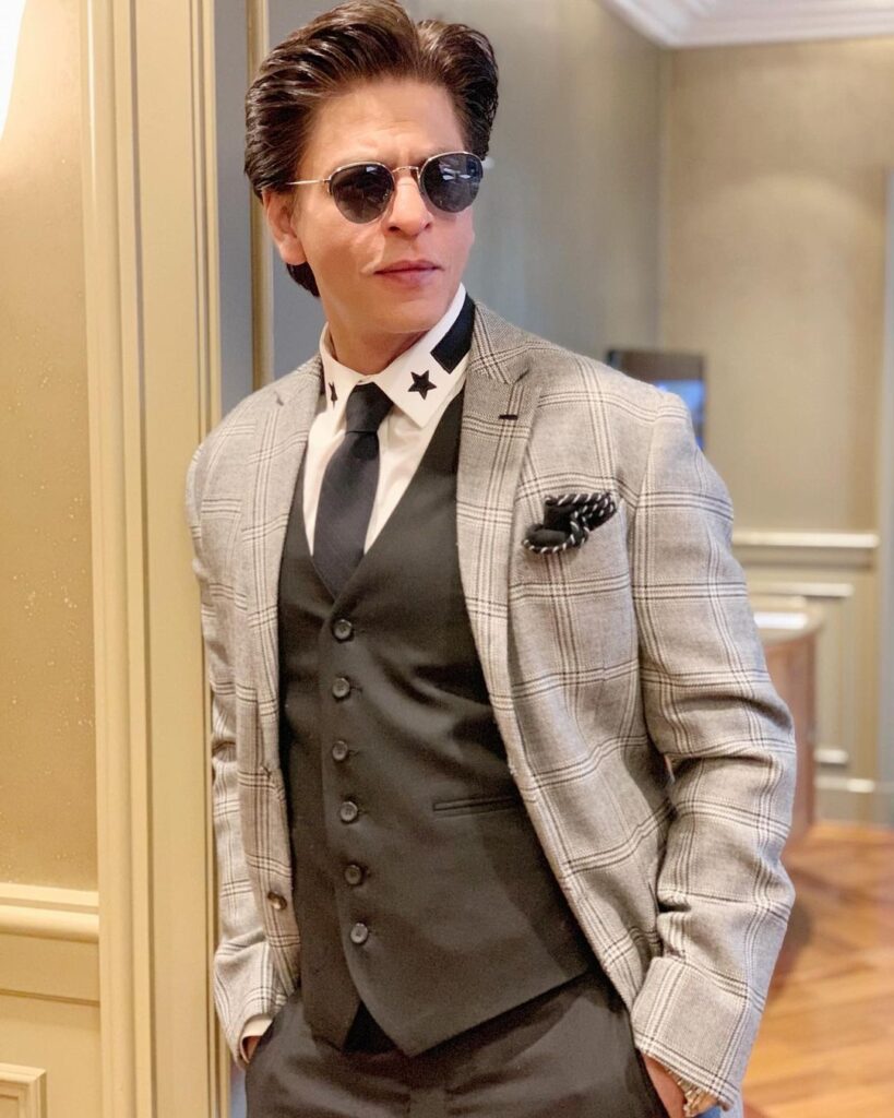 shashrukh khan with goggles posing for camera - top 10 handsome man in India 2021