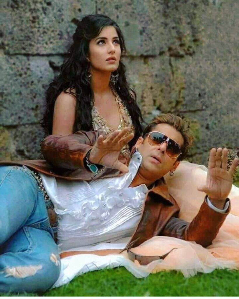 Salman Khan is lying on Katrina Kaif's lap - Katrina Kaif Love Life