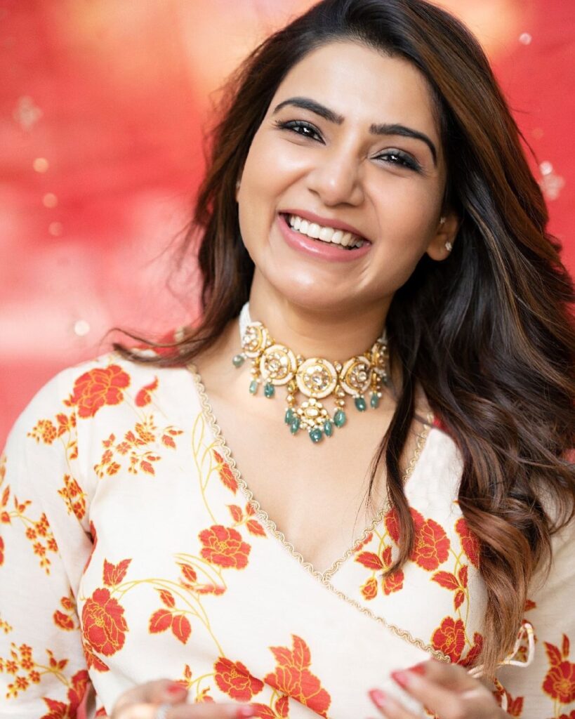 Smiling Samantha Ruth Prabhu in off white and red dress with necklace - indian celebrities with diabetes type 2
