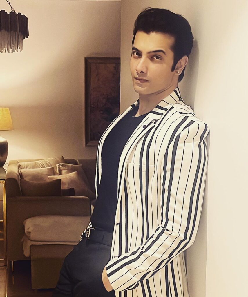 Sharad Malhotra in black pant and inner with black and white lining coat - most handsome tv actor