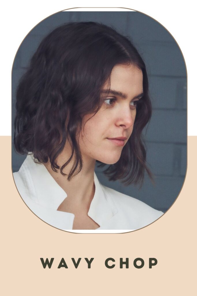 Woman in white shirt and Wavy Chop hairstyle Woman in white shirt and Wavy Chop hairstyle - short hairstyles for women
