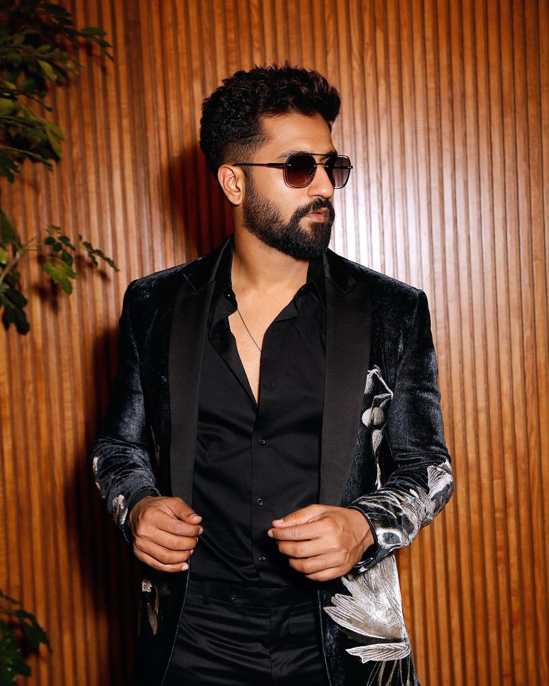 Premium AI Image  A man have long beard and nice hairstyle wearing trendy  high quality suit